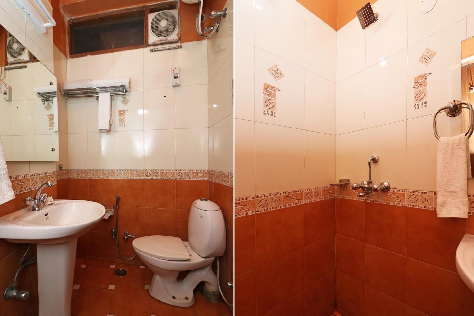 Отель Townhouse Satguru Enclave Road Gurgaon Jamb Экстерьер фото