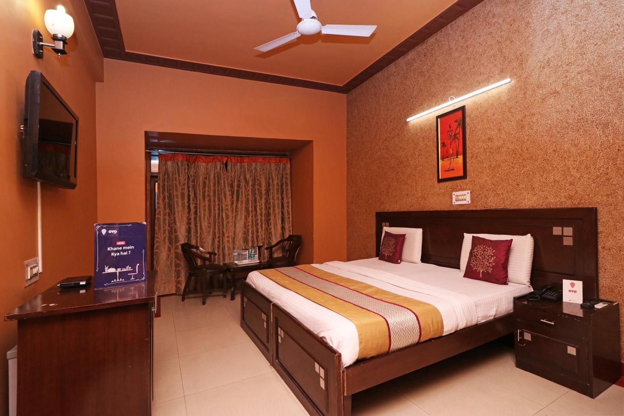 Отель Townhouse Satguru Enclave Road Gurgaon Jamb Экстерьер фото