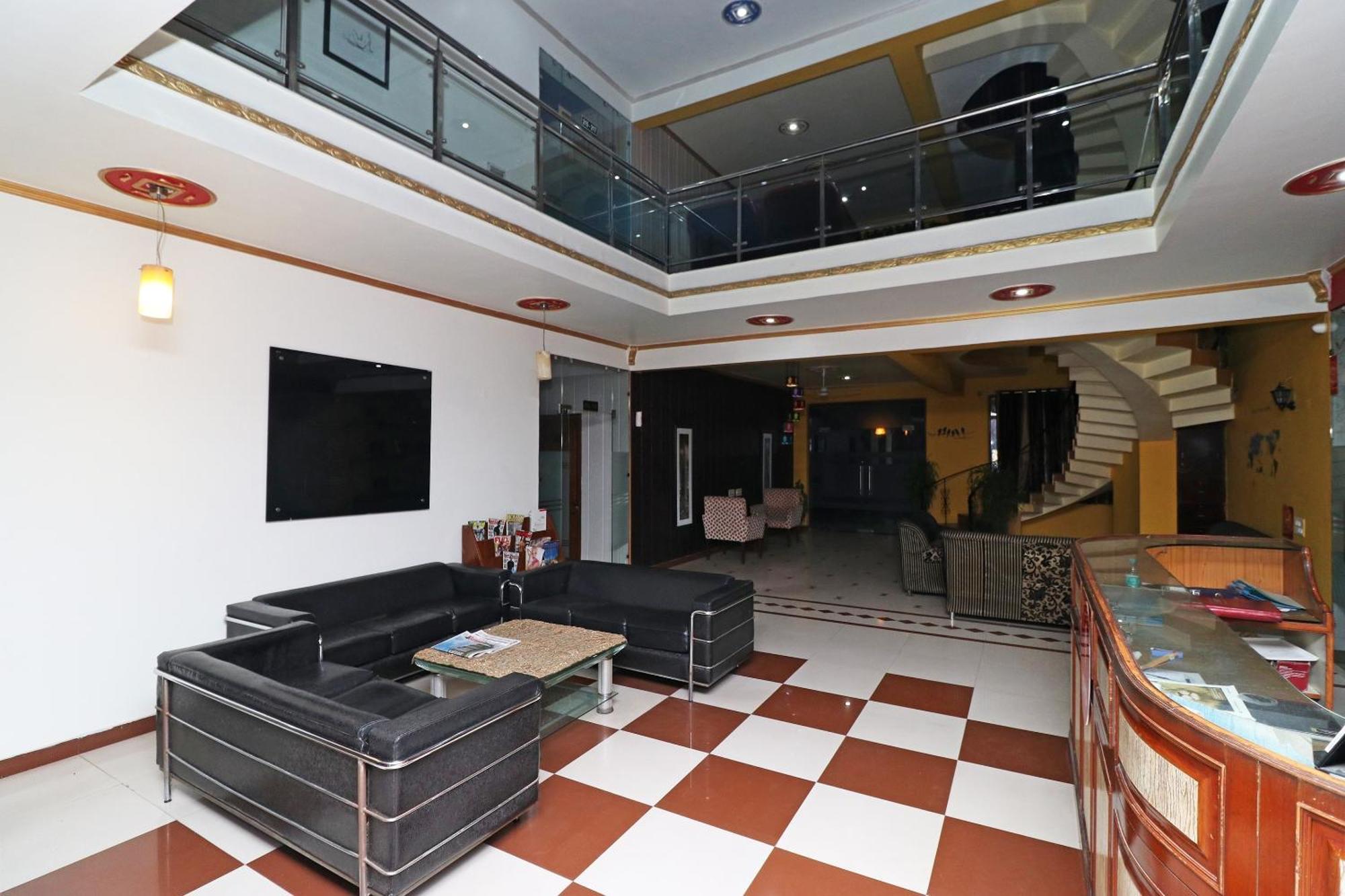 Отель Townhouse Satguru Enclave Road Gurgaon Jamb Экстерьер фото