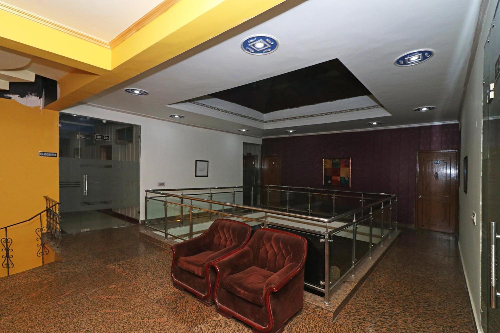 Отель Townhouse Satguru Enclave Road Gurgaon Jamb Экстерьер фото